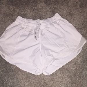 White Lululemon hottie hot short in size 4 tall